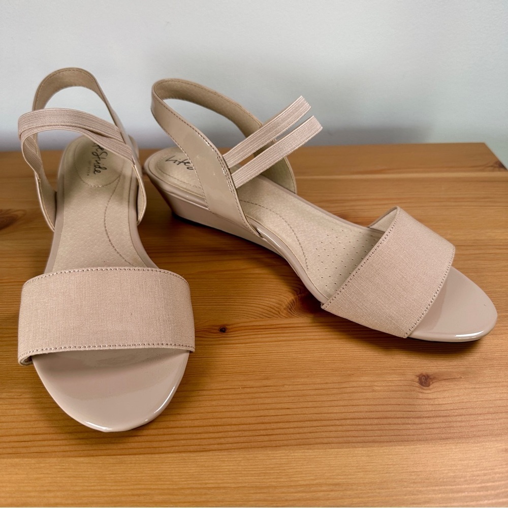 LifeStride Tan Wedge Sandals Wide Width Comfort Ankle Strap 11W NWOT Travel - Picture 7 of 7